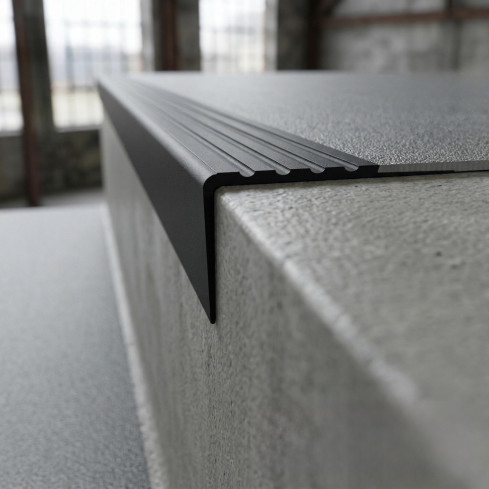 Non-slip stair nosing, 40x40mm, 150cm, black
