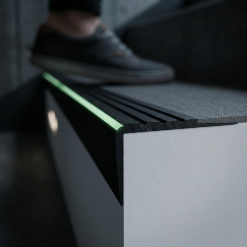 Non-slip stair nosing photoluminescent 40x40mm, 150cm, black
