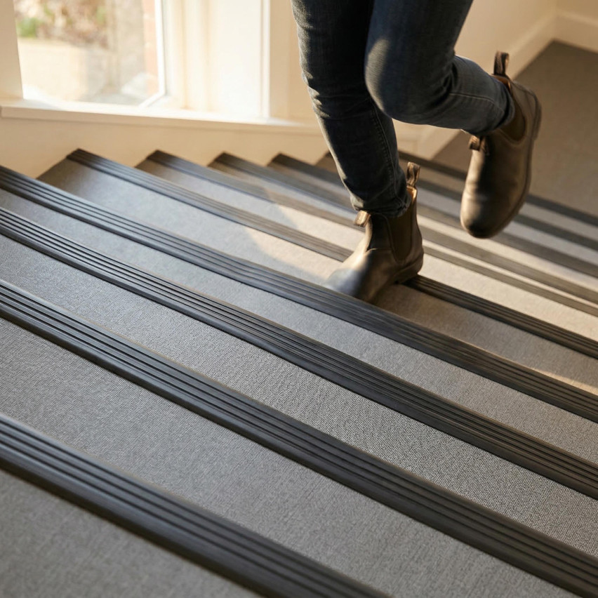 Non-slip stair nosing 30x27mm, 150cm, beige
